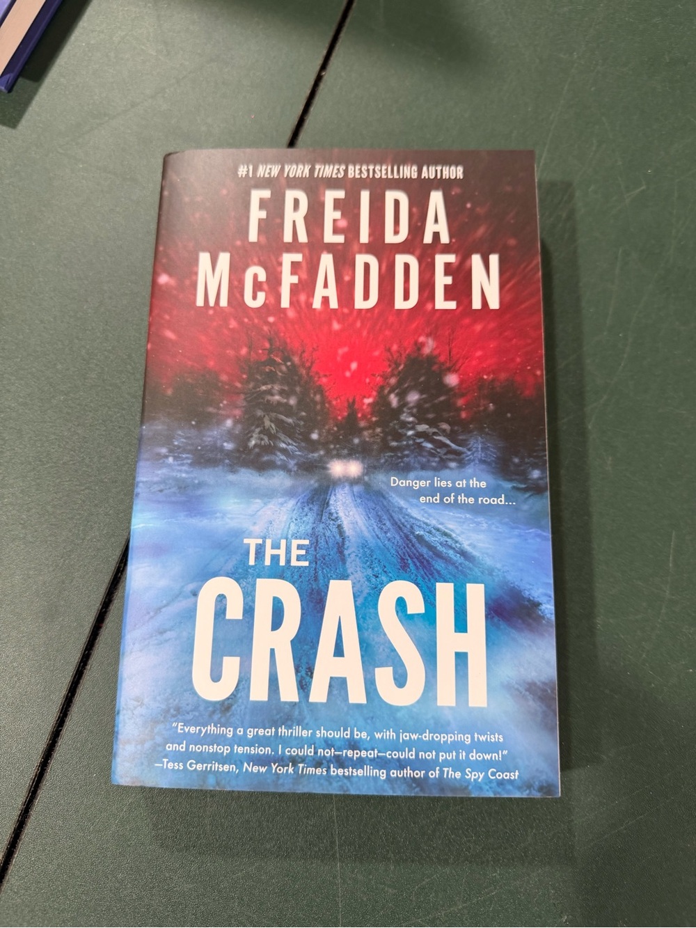 The Crash - Blue and Red Thriller Paperback